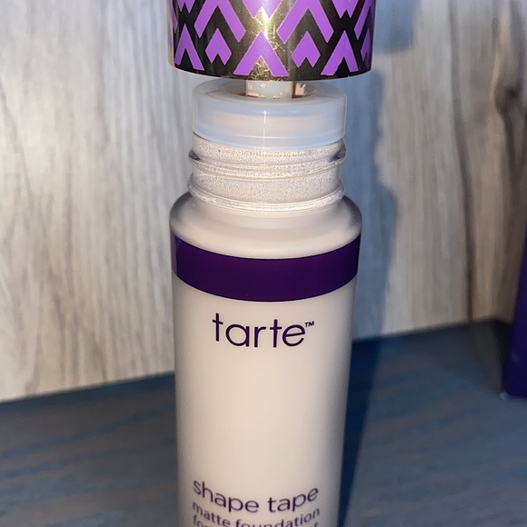 Tarte Shape Tape matte foundation/ fair neutral - Picture 3 of 3